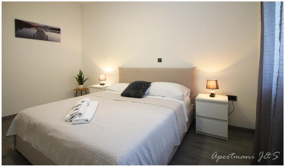 Apartmani Jere&Sara Primosten Bagian luar foto
