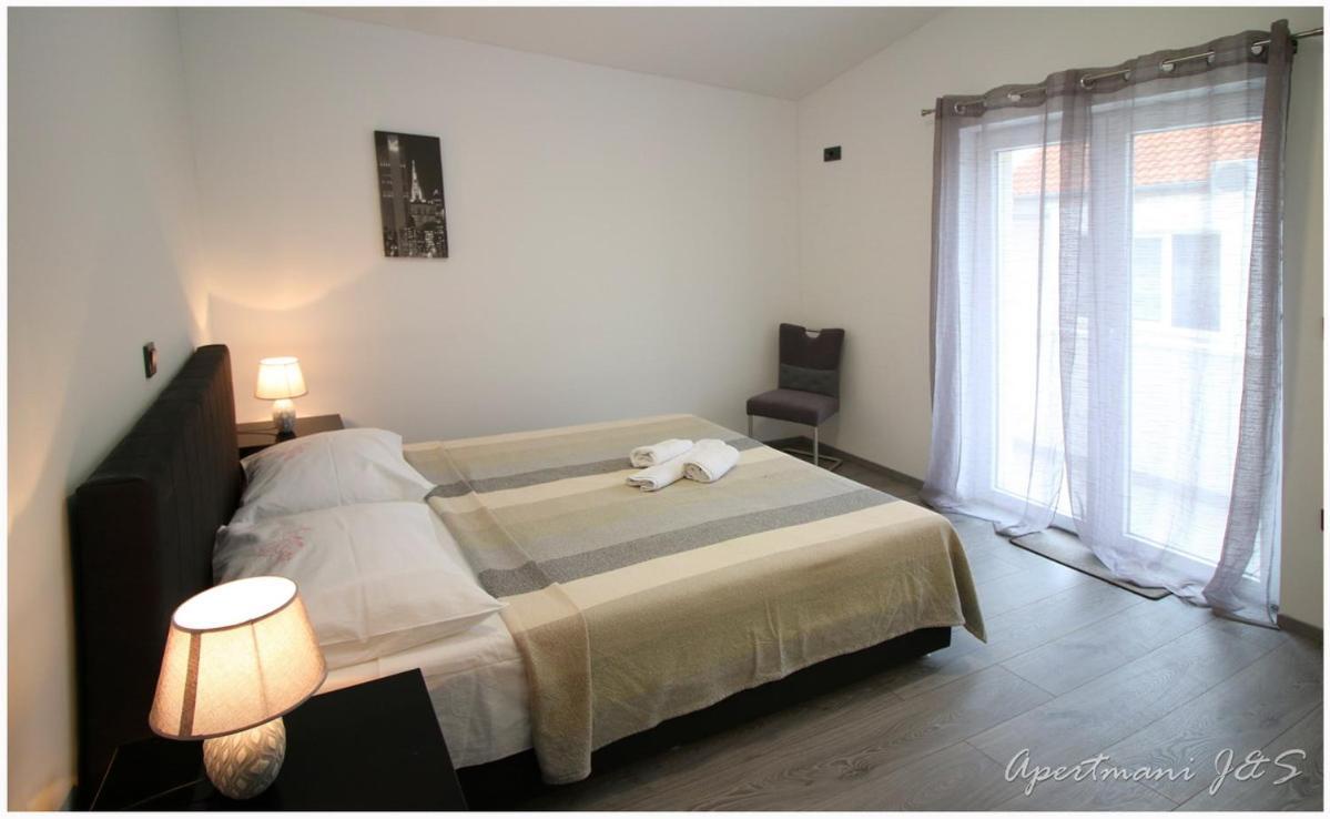 Apartmani Jere&Sara Primosten Bagian luar foto